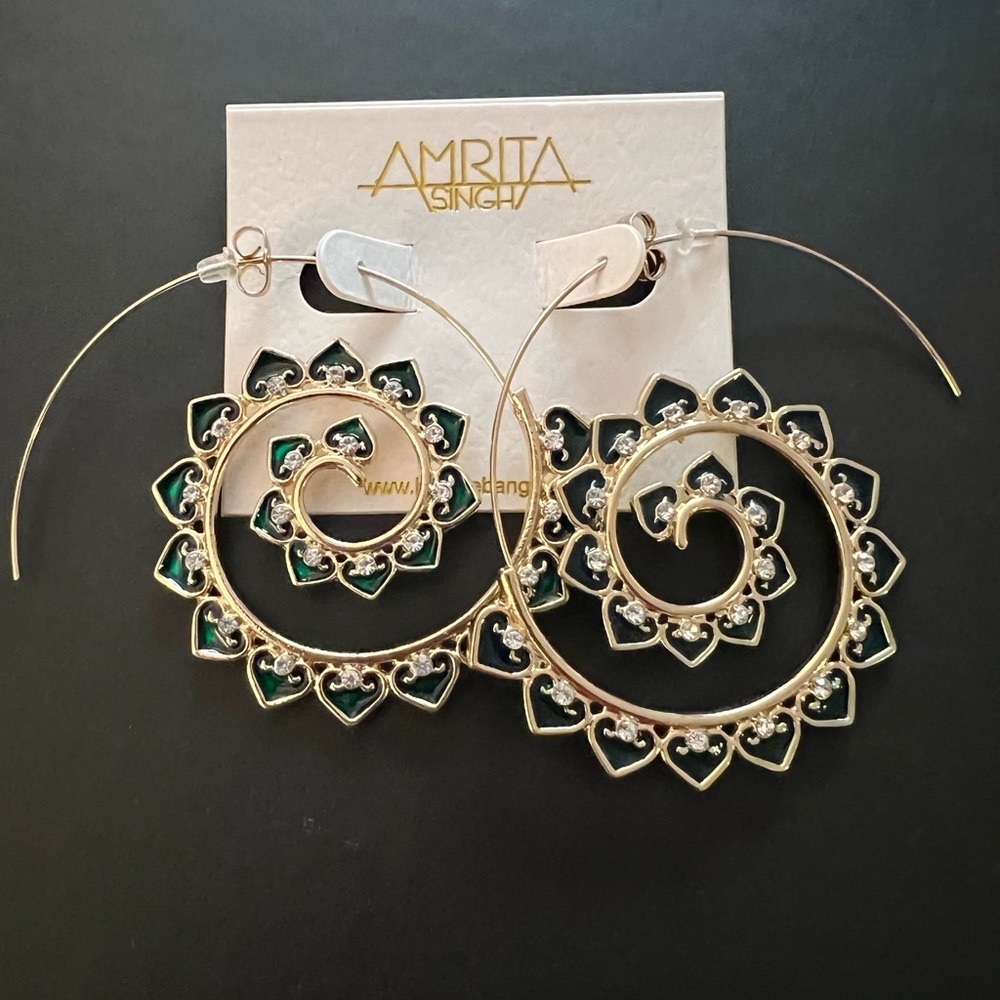 Emerald green spiral hoops